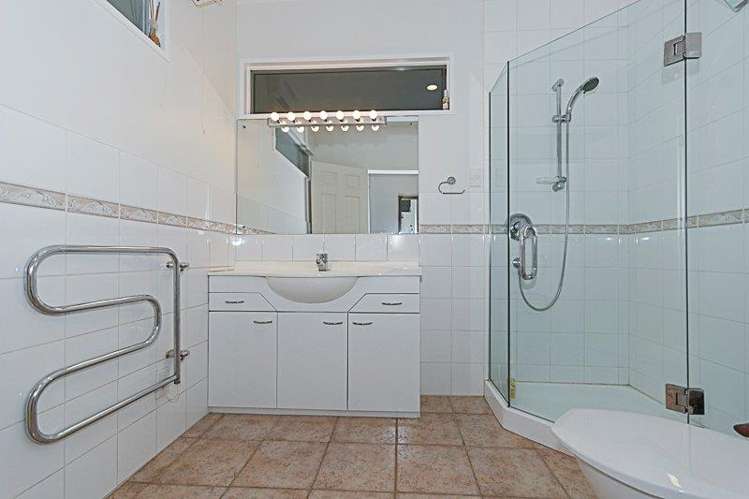 16a Seccombes Road Epsom_6