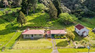 48A-B Whangamomona Road_1