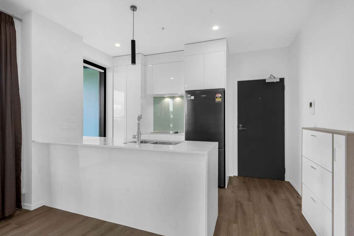 102/12 Barrack Road_1