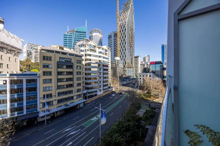 709/2 Beach Road Auckland Central_10