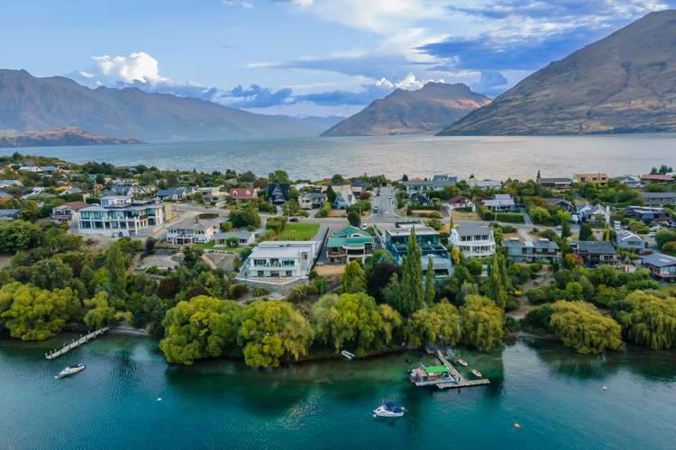 705 Peninsula Road Kelvin Heights_10