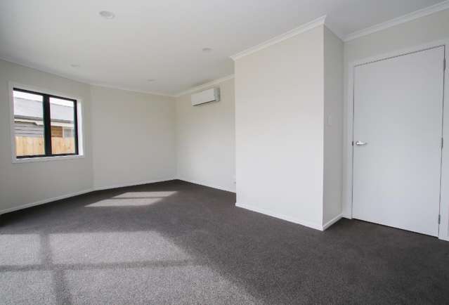 1/33A Saxbys Road 1071_2