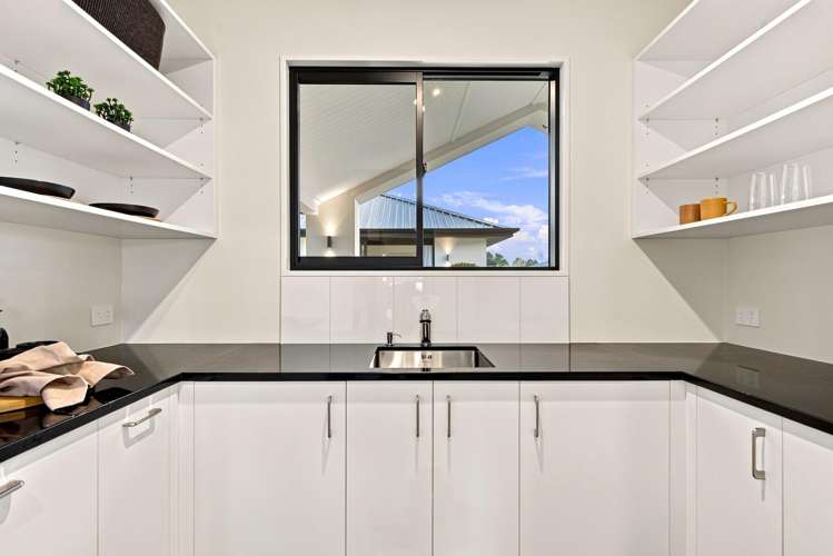 56 Carnaveron Drive Lincoln_6