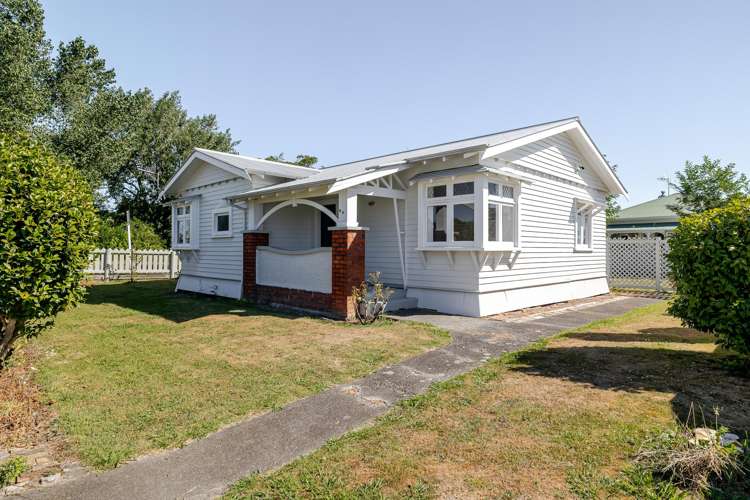 84 Warwick Street Feilding_1