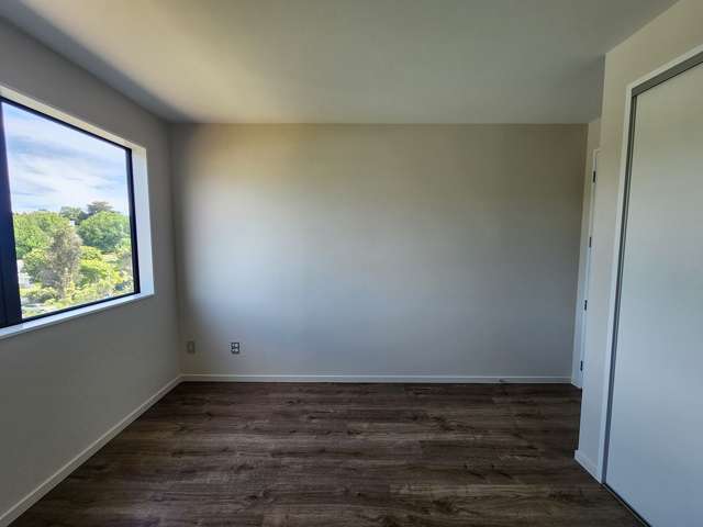 22E Totaravale Drive Totara Vale_4