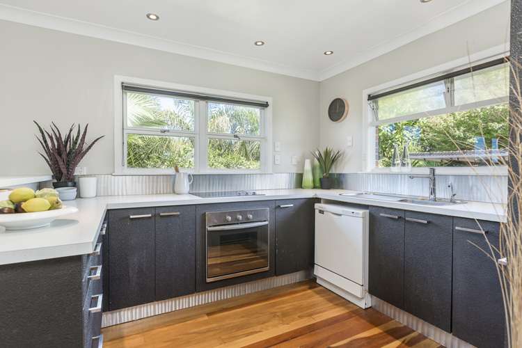 9 Harding Avenue Te Atatu South_5