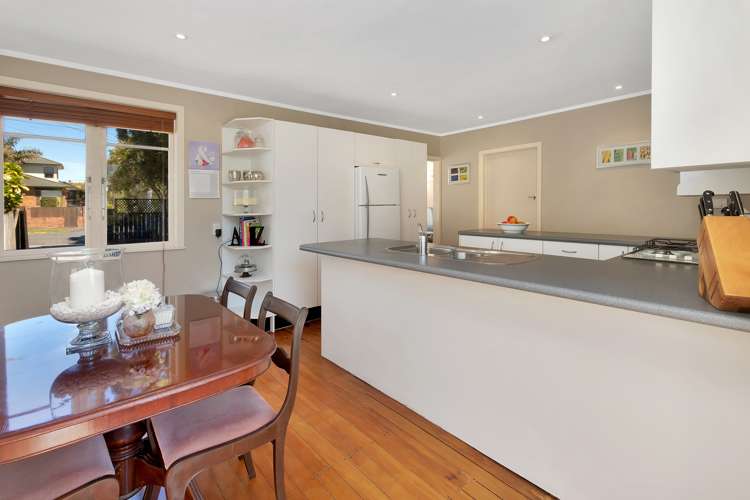 35 Wright Road Point Chevalier_5