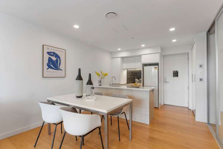 406/10 Lion Place Epsom_8