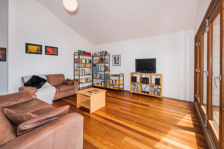 24 Crocombe Crescent Beach Haven_5