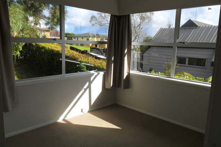 17 Mayall Avenue Beach Haven_9