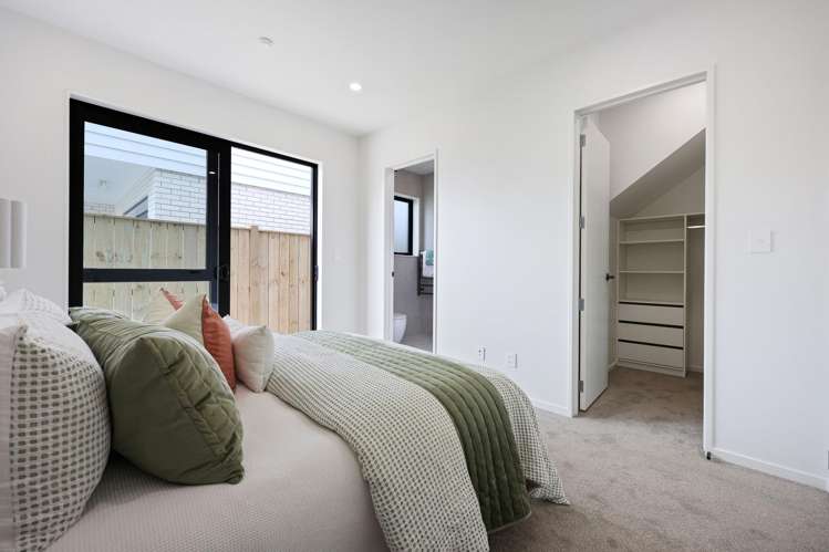 12B Butley Drive Farm Cove_33