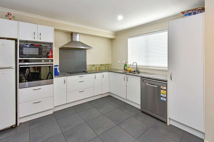 32 Akeake Lane Manurewa_7