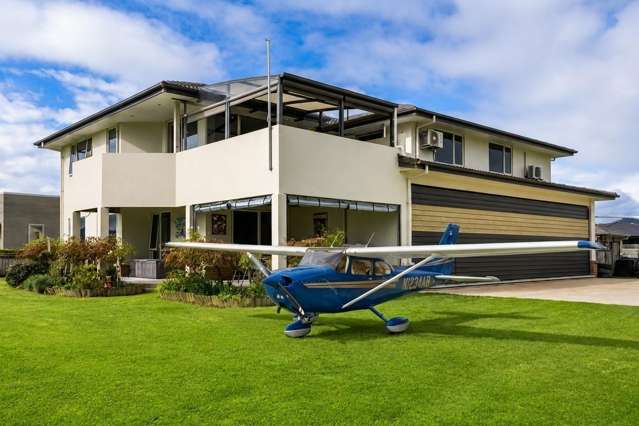 Airpark Oasis - Live where you land.