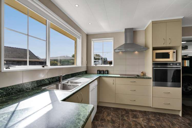 13 Quin Crescent Hawera_11