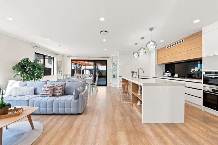 3 Golden Avenue Flat Bush_27