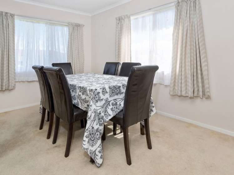 42 Robin Brooke Drive Flat Bush_3