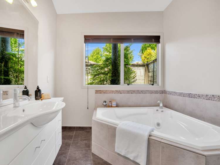 2 Honeysuckle Lane Ohauiti_25