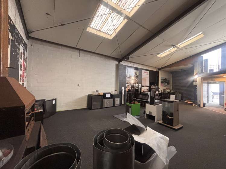 2/42 Henderson Valley Road Henderson_2