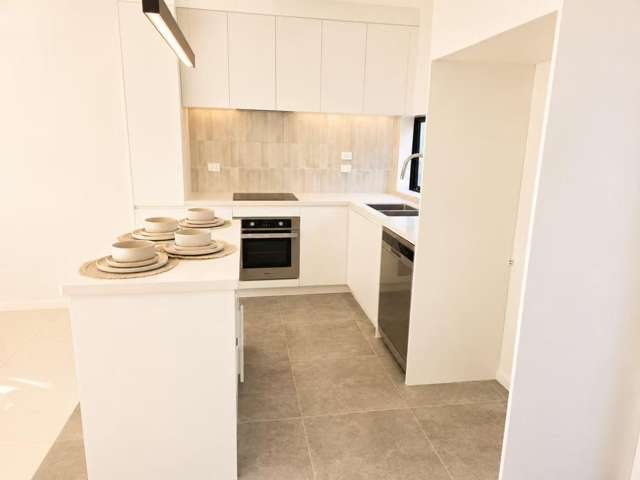 11E Rene Place 10698_3