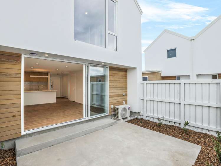 6/24 Dampier Street Woolston_5