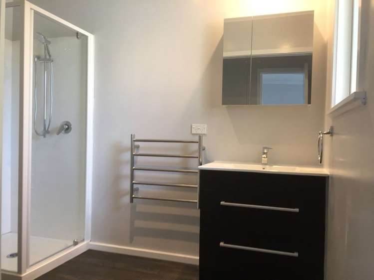 33a Lake Crescent Hamilton Lake_7