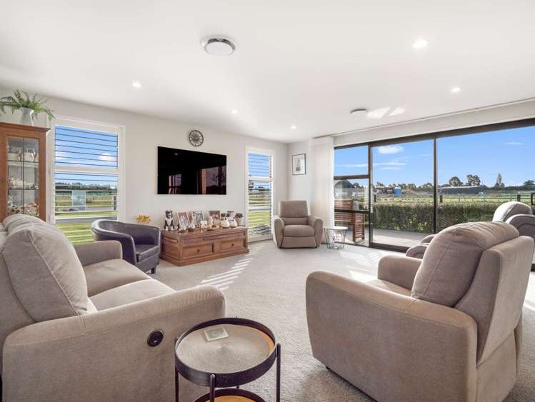 12 Meadowlands Green Allenton_9