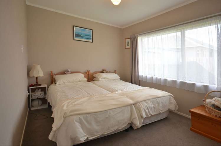 17b Pemberton Crescent Greerton_12