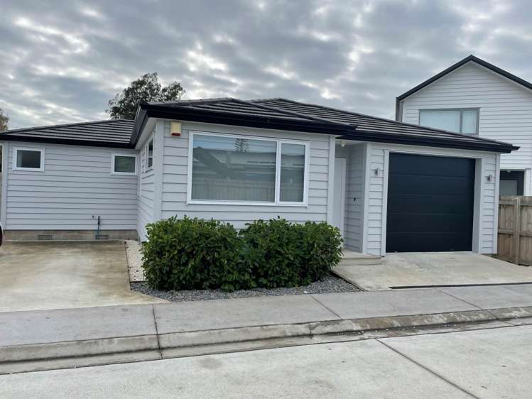 6 Ararata Lane Mangere Bridge_0
