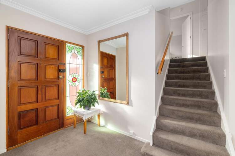 18 Delaware Crescent Russley_13