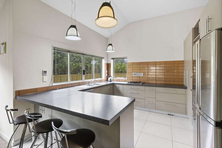 201 Miromiro Road Normandale_5