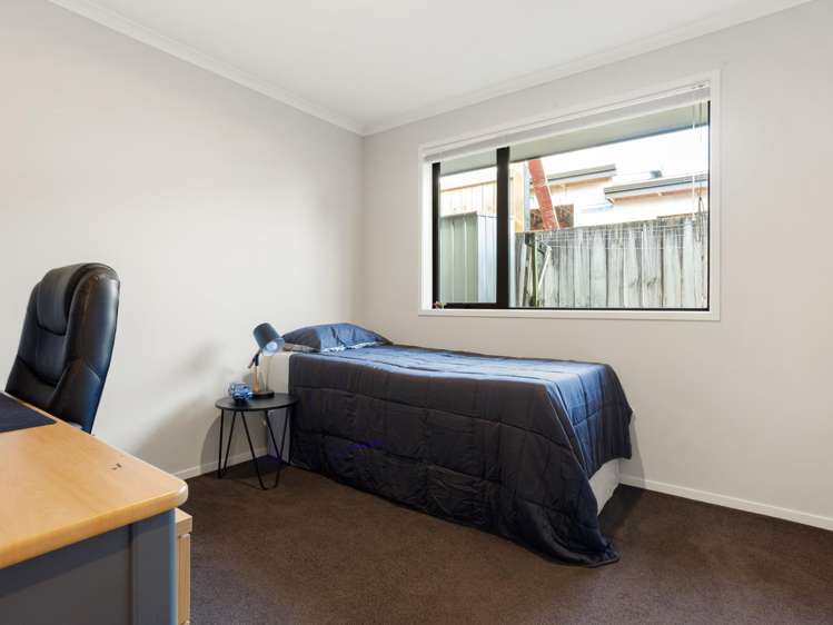 22 Pointon Glade Grandview Heights_15