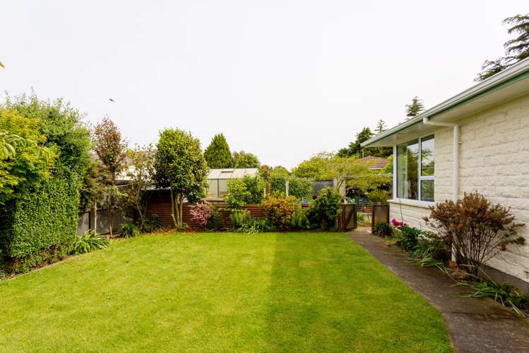 32 Kathleen Crescent Hornby_9