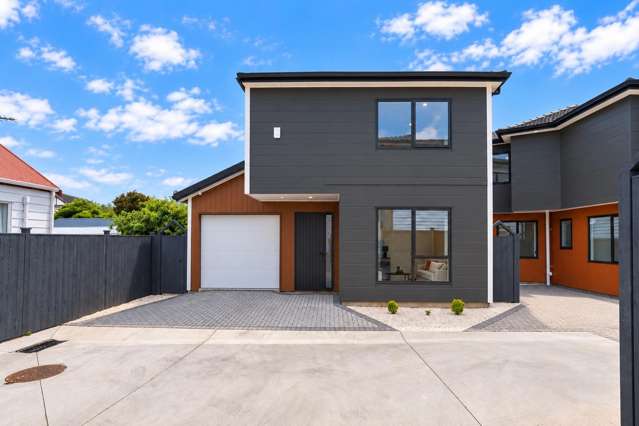 Brand New 4-Bed, Macleans Zone