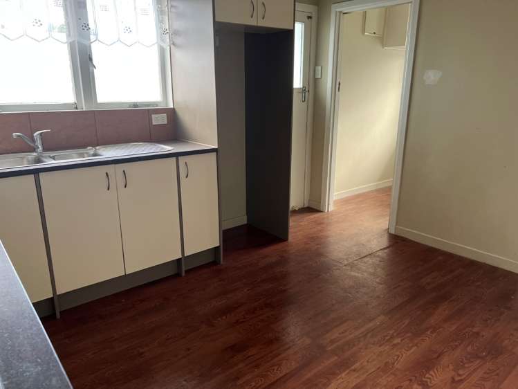 57 Yeovil Road Te Atatu Peninsula_4