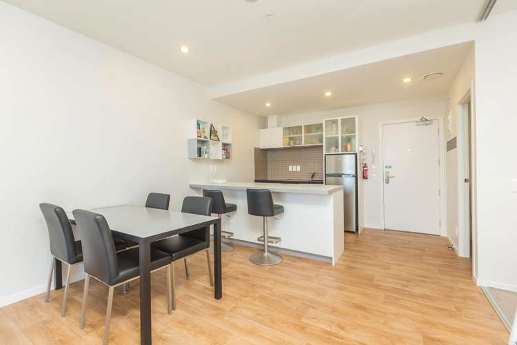 806/20 Mccrae Way New Lynn_13