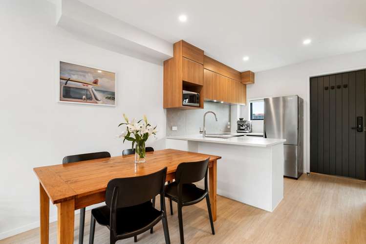 8/128 Onewa Road Northcote_3