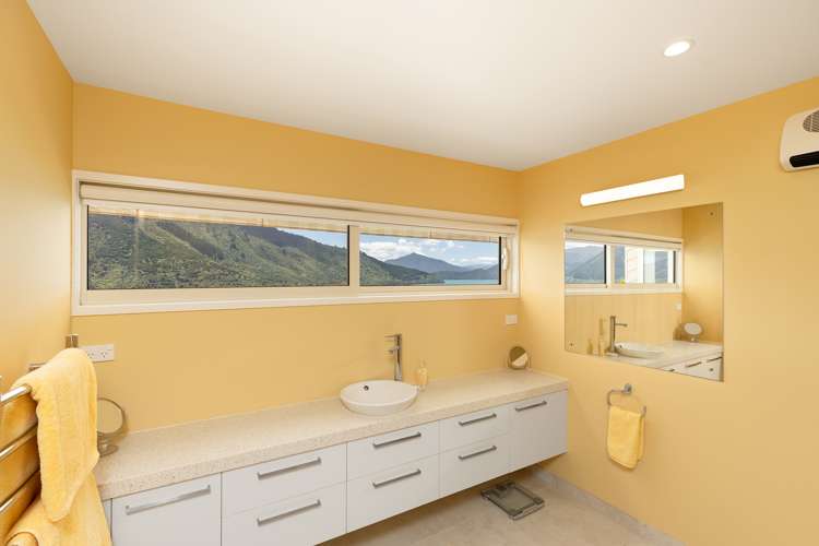 566 Moetapu Bay Road Anakiwa and Surrounds_14