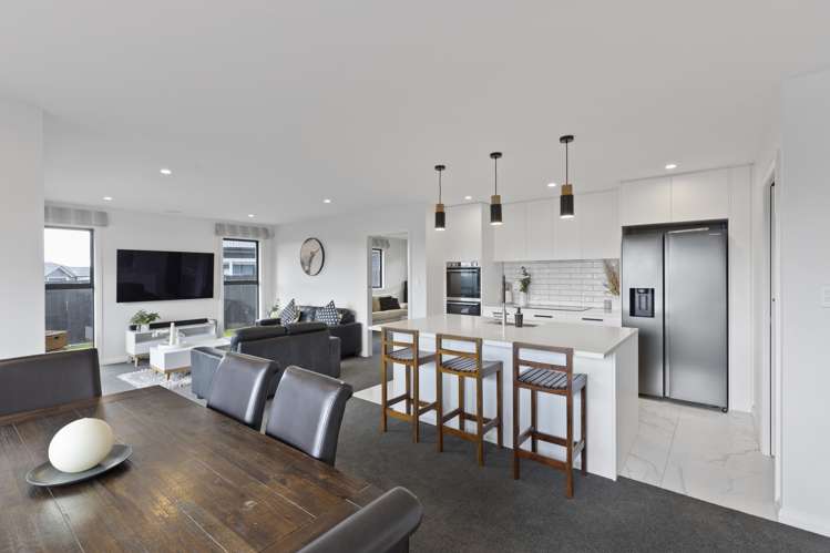 2 Corsica Court Fitzherbert_3