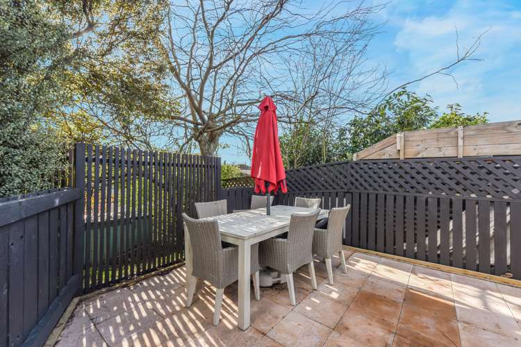 2 Harcourt Place Wakefield_10