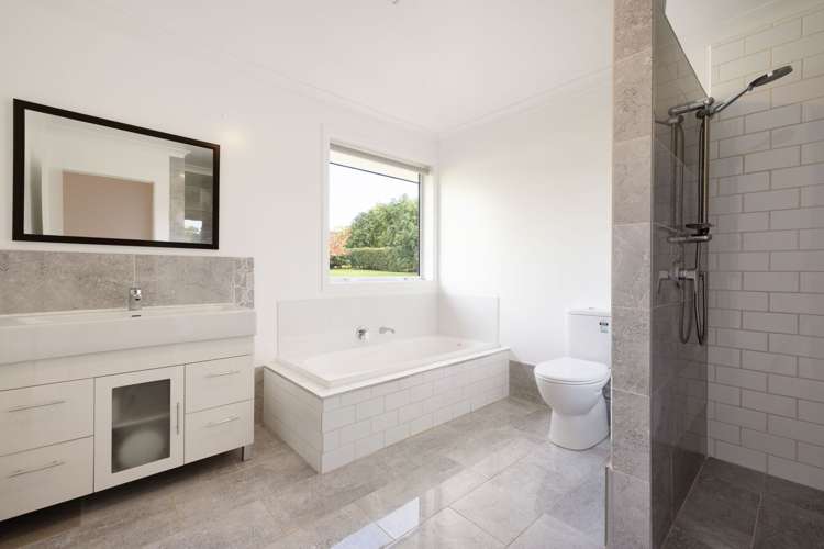 8 Judge Road Rotoorangi_23