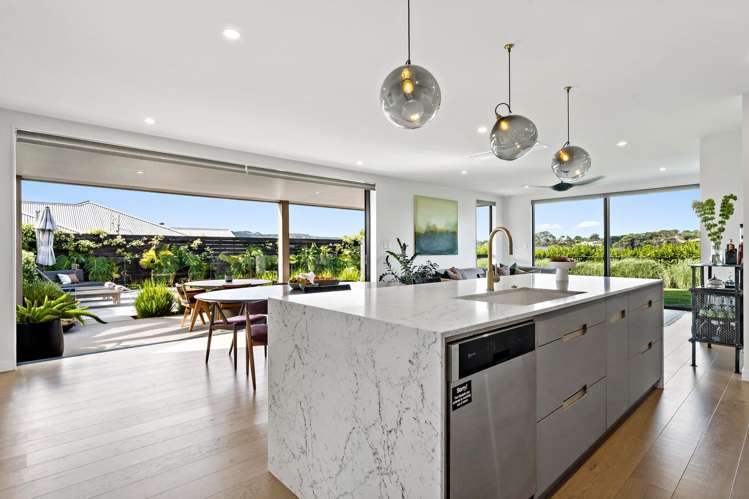 17 Dinning Road Riverhead_5