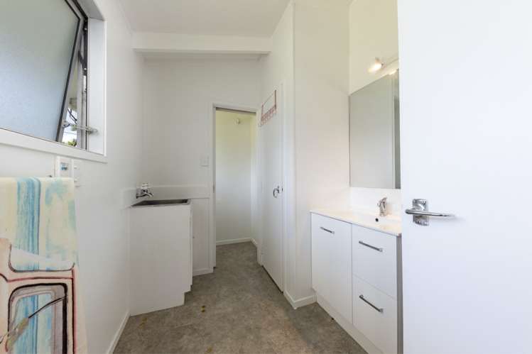 13 Te Ahuahu Road Piha_14