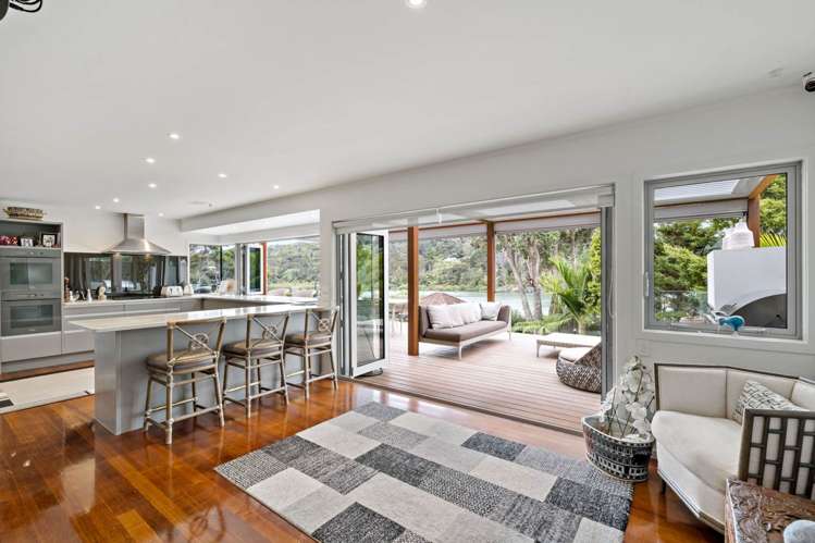 14 Oscar Road Greenhithe_16