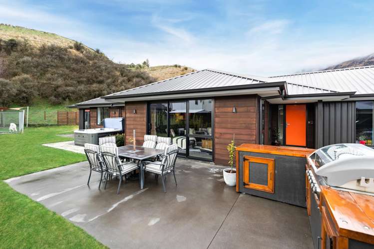 11 Sandford Terrace Lower Shotover_18