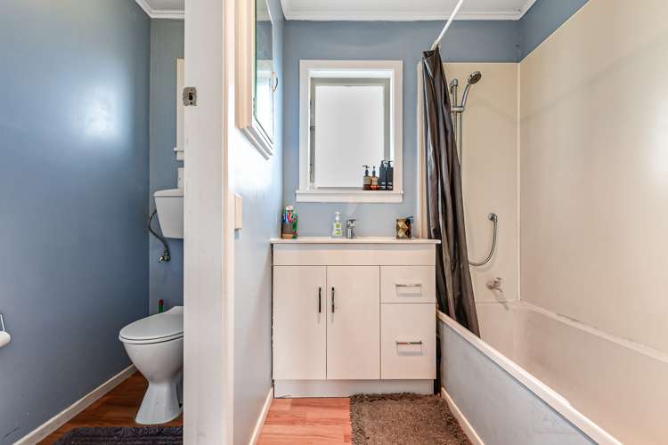 7 Thomson Avenue Dinsdale_17