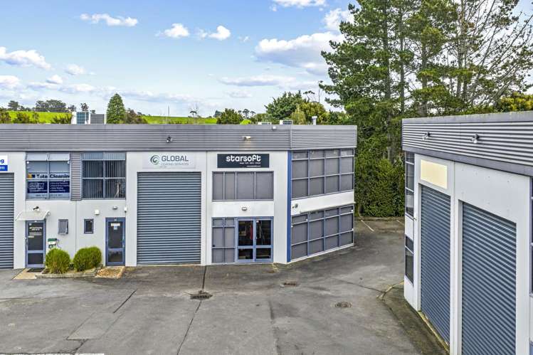 8B/9-11 Tait Place Albany_13