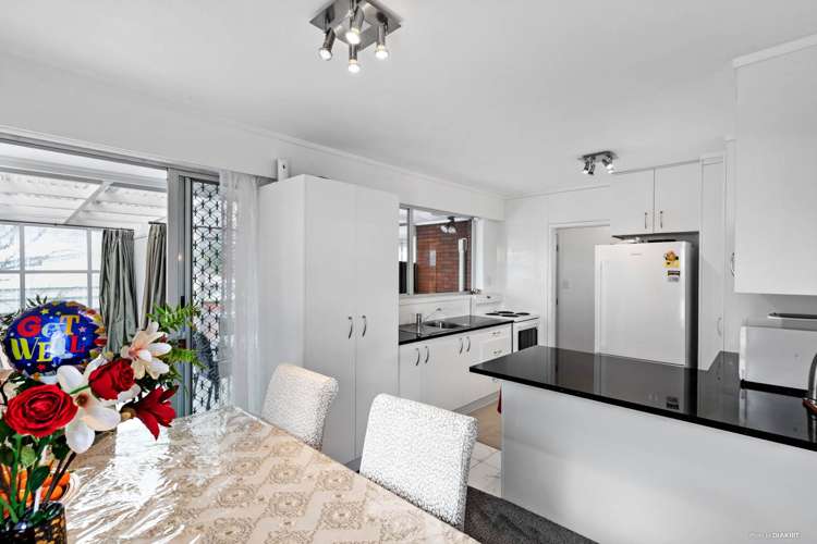 76 Lake Road Narrow Neck_2