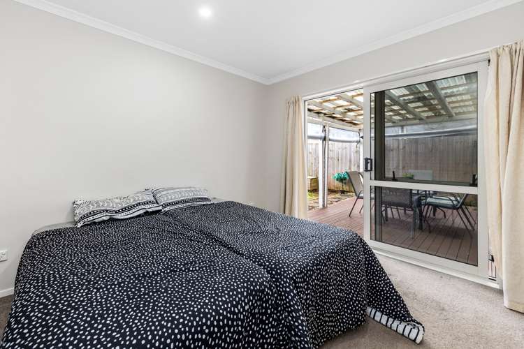 16 Dolbel Place Mangere East_13