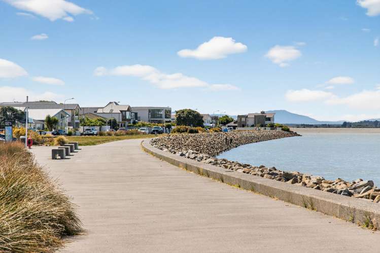 19 Inverness Lane Redcliffs_22