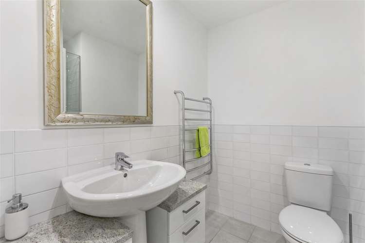 2/2a Frieston Road Milford_13